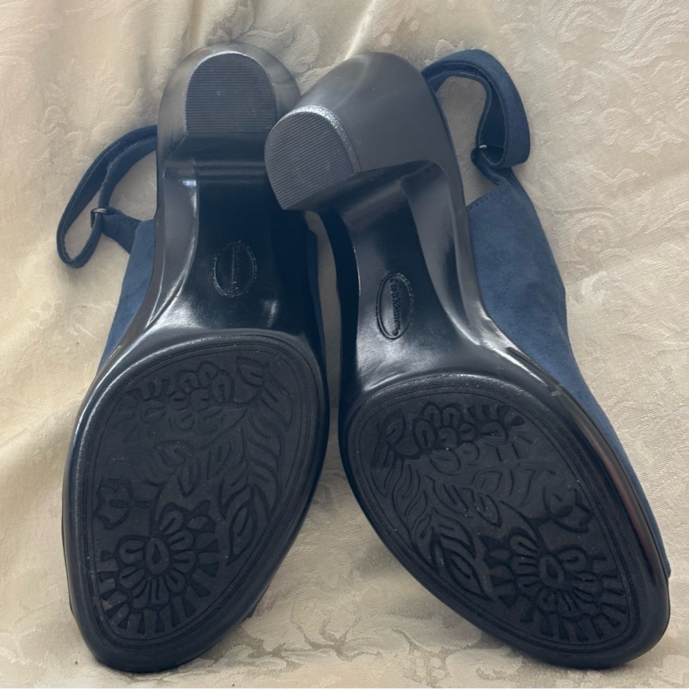 NWOT Croft & Barrow Shay Ortholite Navy Blue Caged Heels, Size 9.5 - Picture 15 of 15